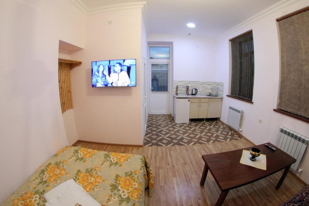 Vanand Guest House Ґюмрі Екстер'єр фото