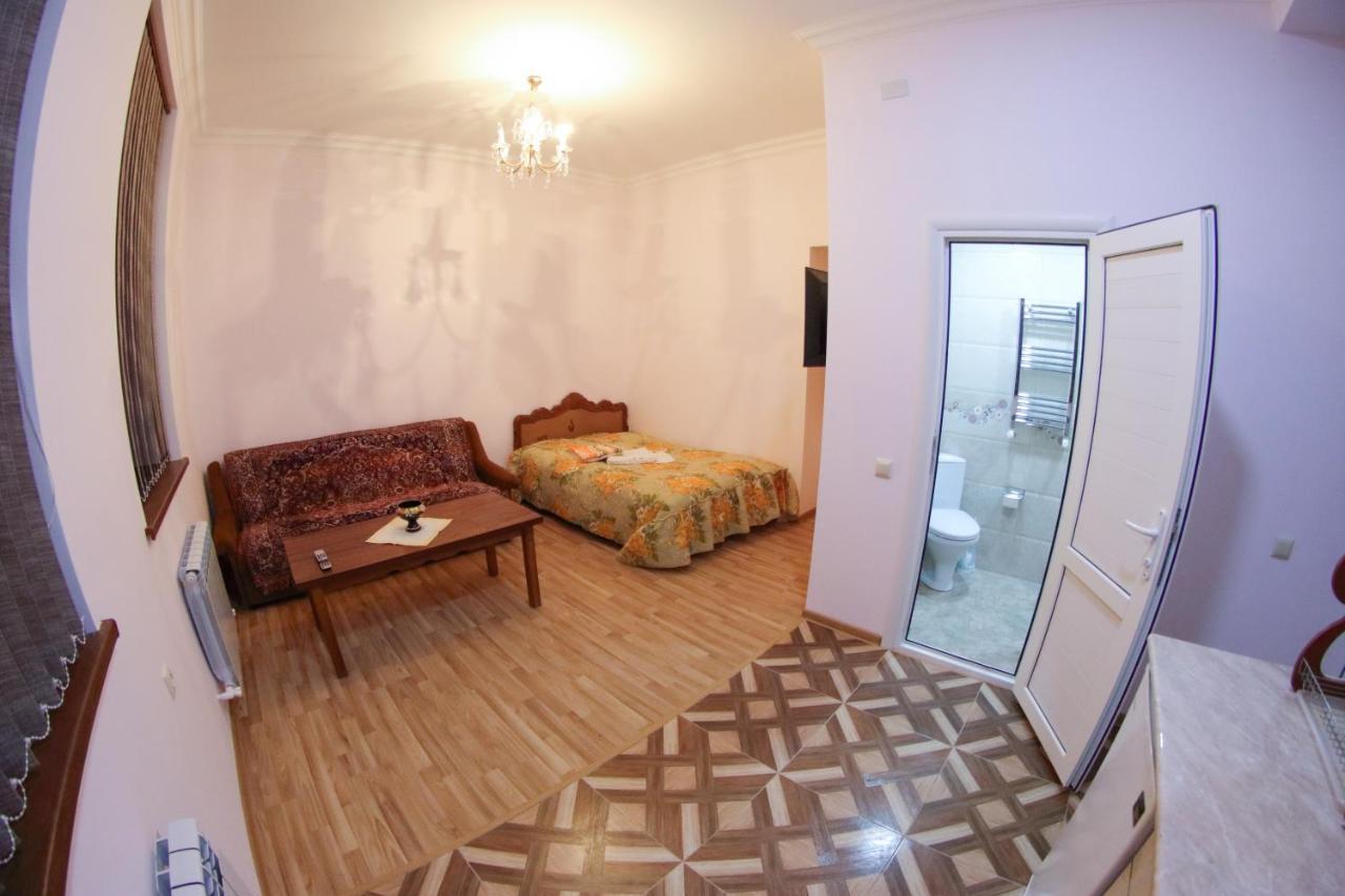 Vanand Guest House Ґюмрі Екстер'єр фото