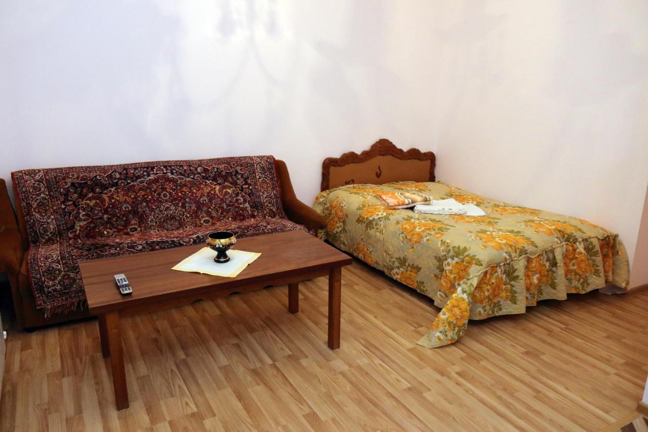 Vanand Guest House Ґюмрі Екстер'єр фото