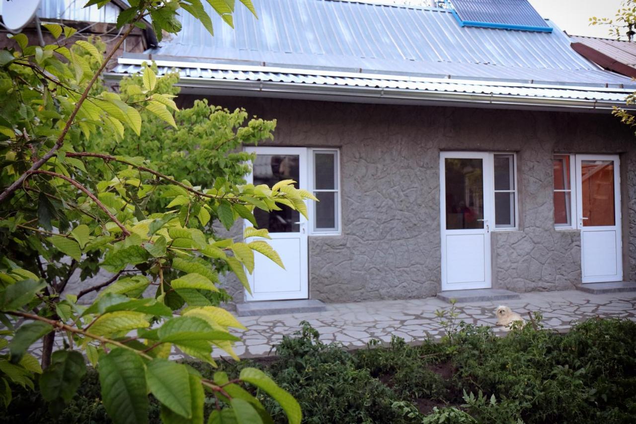 Vanand Guest House Ґюмрі Екстер'єр фото